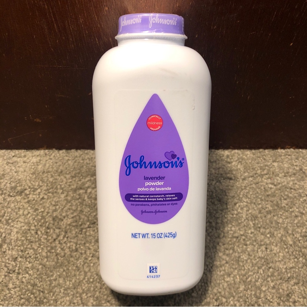 Johnson’s Lavender Powder Baby Powder Relaxing w/ Cornstarch, 15oz